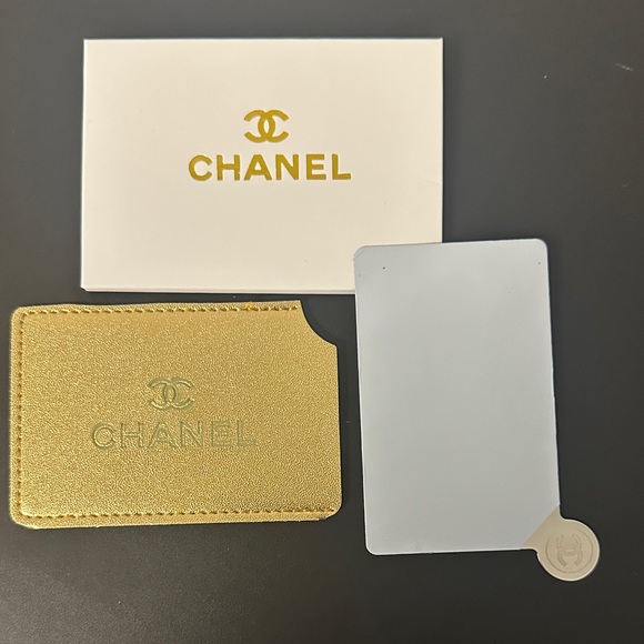CHANEL Metallic Gold Card Holder w No Shatter Compact Mirror. New in Box - Picture 7 of 10